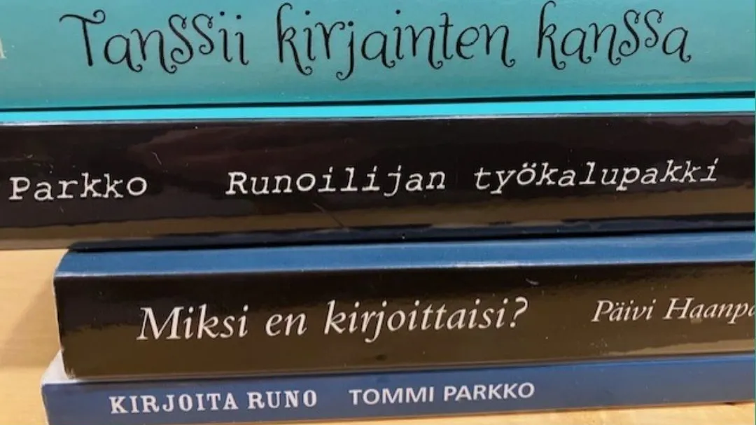 Runopaja : runoa päällä, aisteilla ja sydämellä